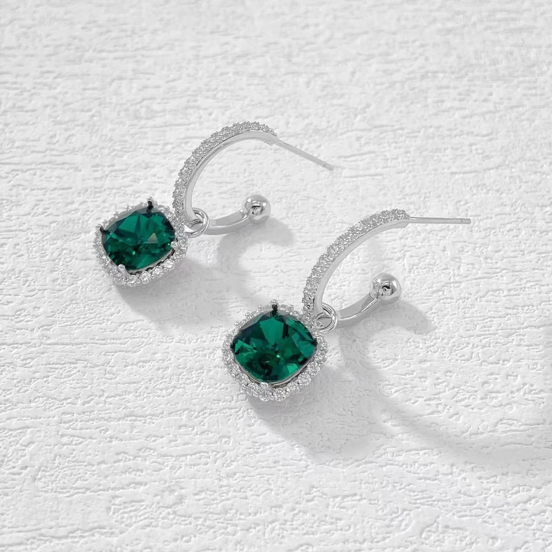 铜合金耳饰 木木（CJ5857） 内径12毫米 墨绿公主方包半耳圈