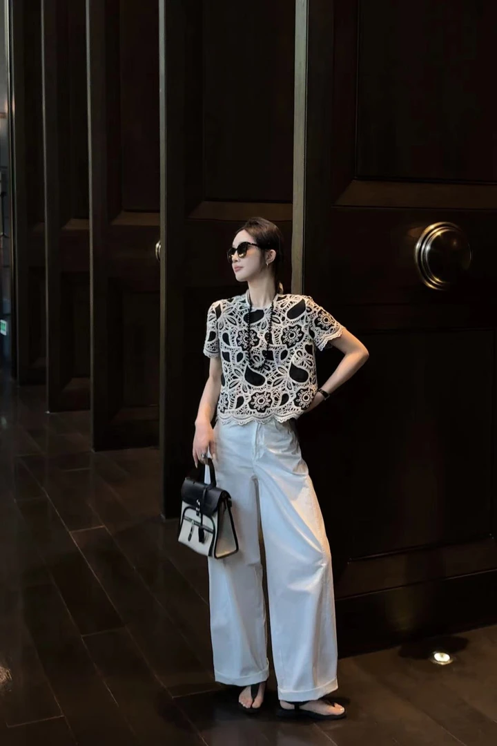 MOMOSOLOYOLO清仓专属•卷云•法式钩花镂空夏季设计感上衣YL008