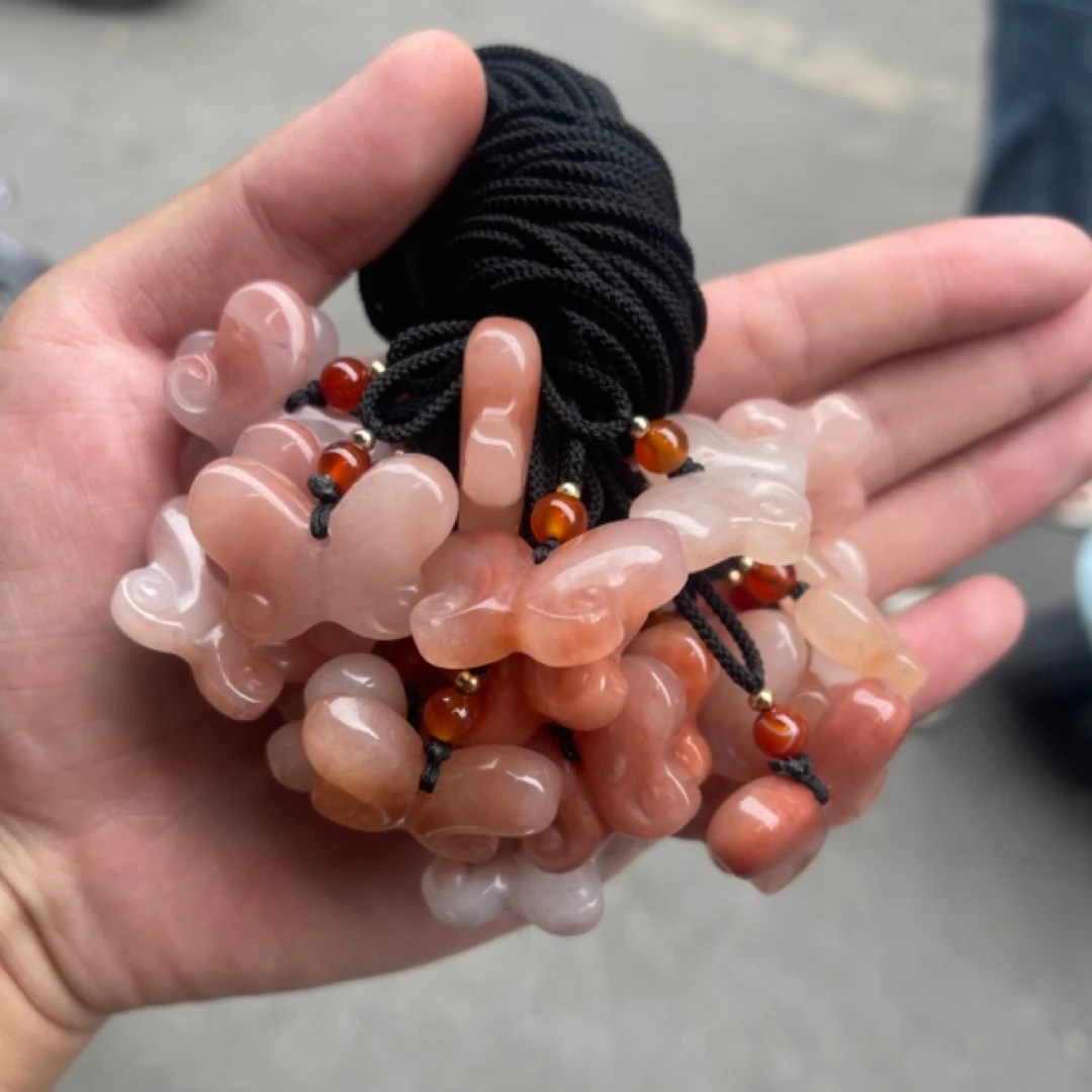 【桃花酿蝴蝶吊坠】百搭时尚 多样性发货 拍一发一