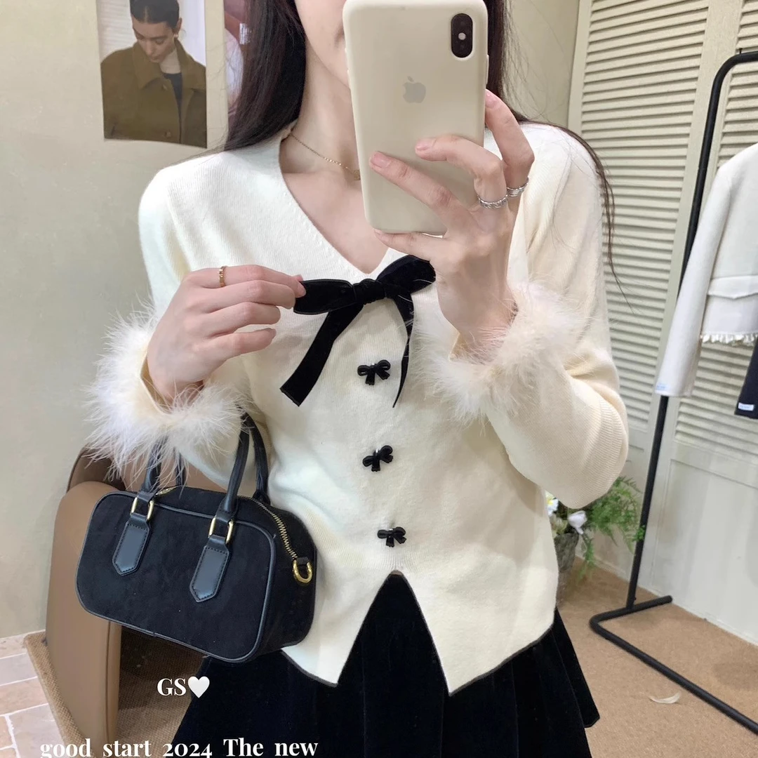 设计感开衩打底衫女秋冬毛毛袖丝绒蝴蝶结V领不规则显瘦针织衫女