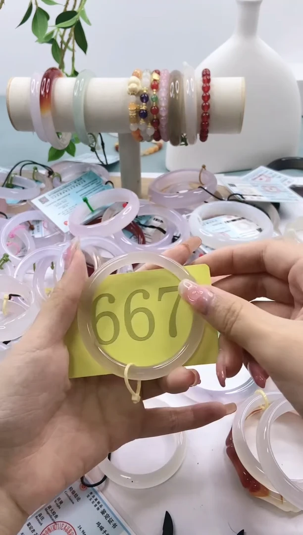 【闪购商品】玛瑙/玉髓手镯未镶嵌5556