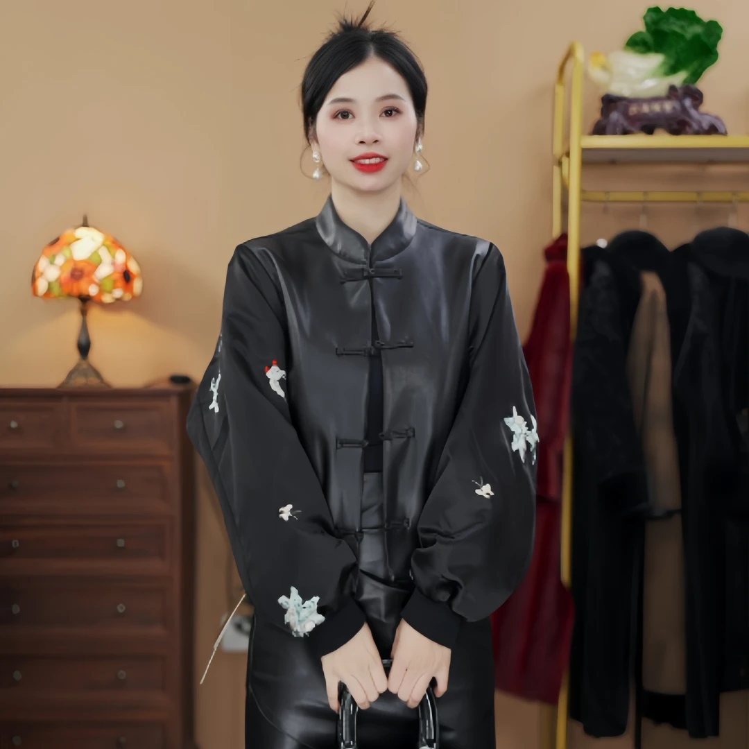中式2024新款拼接国风刺绣宽松短款夹克盘扣皮衣外套 9122