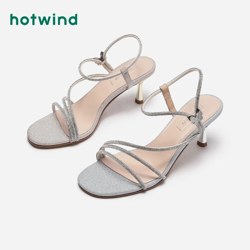 热风2024年夏季新款女士时尚凉鞋H58W4201