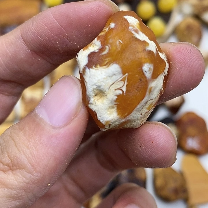 定制琥珀未镶嵌裸石