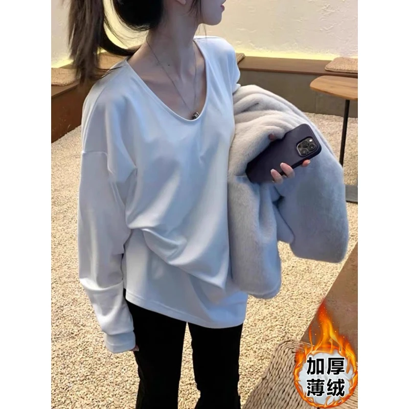 白色中长款U领长袖T恤女秋冬装加绒内搭洋气遮屁股宽松打底衫上衣