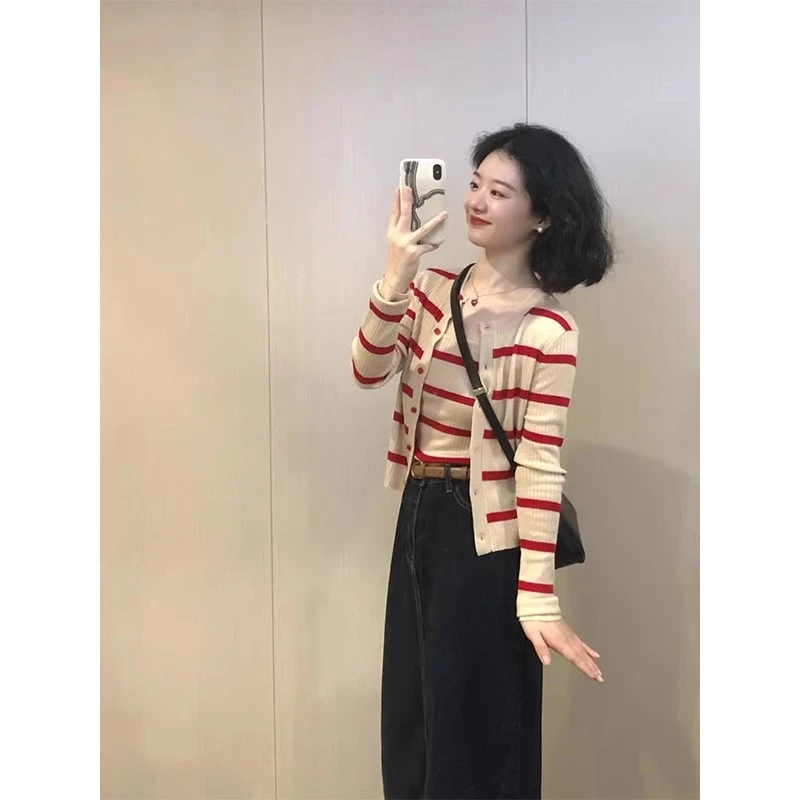 条纹针织吊带开衫女2024秋新款休闲百搭薄款毛衣上衣短款两件套装