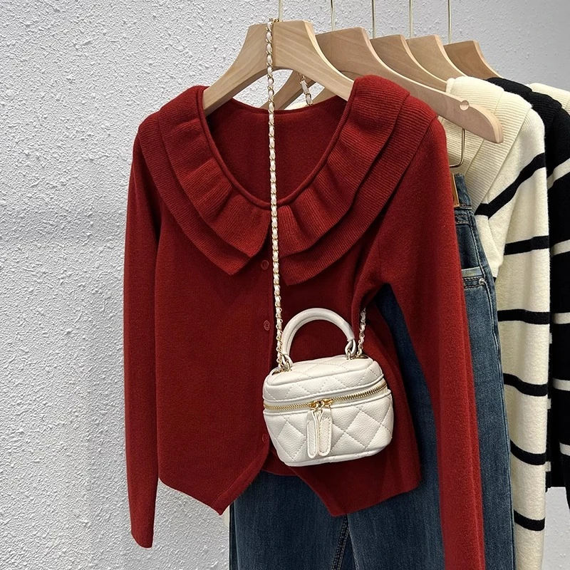 夏九易红色毛衣女秋冬季设计感荷叶边V领针织开衫气质百搭长袖