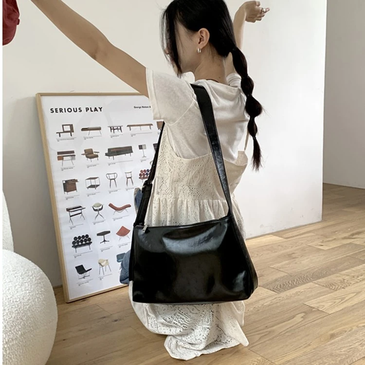 【肥肥自制】冬季时尚潮流新款百搭小众设计感网红洋气单肩包J112