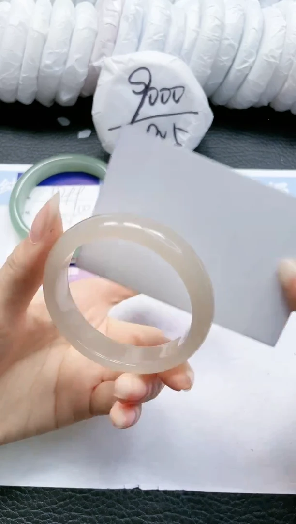 【闪购商品】石英质玉手镯未镶嵌D300-53