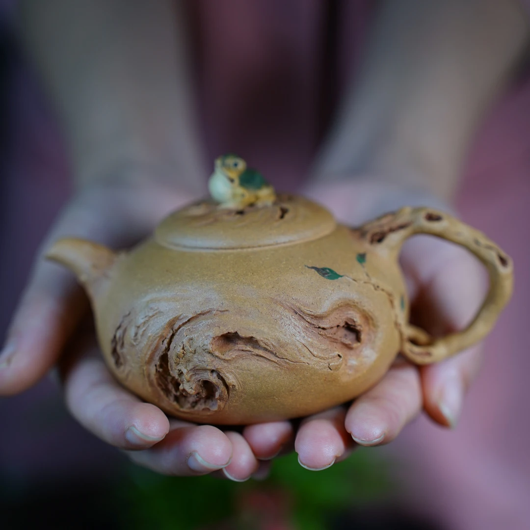 宜兴紫砂名家供春金黄段泥原矿薄胎花器全手工制作徐海龙原版茶壶