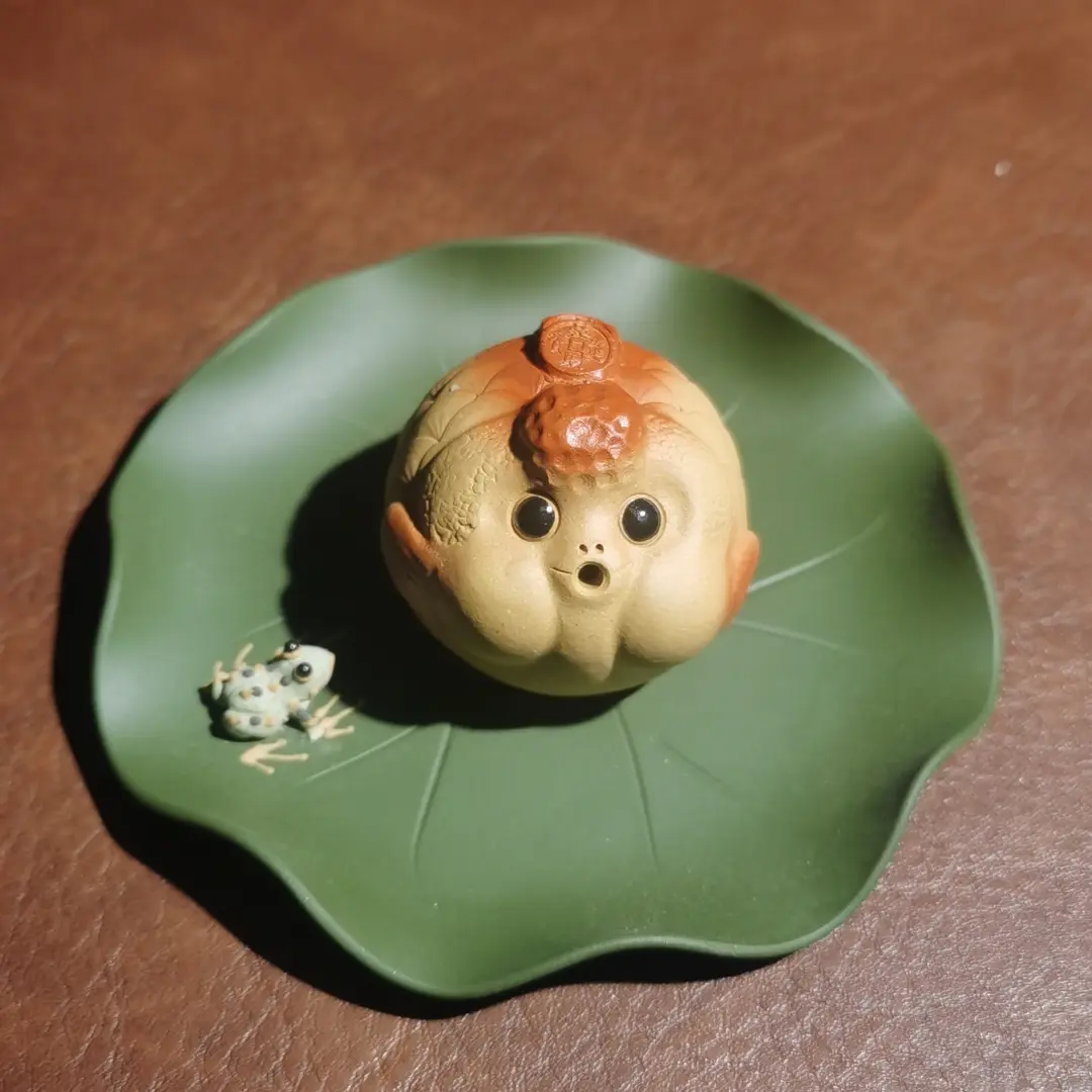 Bubble-blowing fish tea pet bubbling water