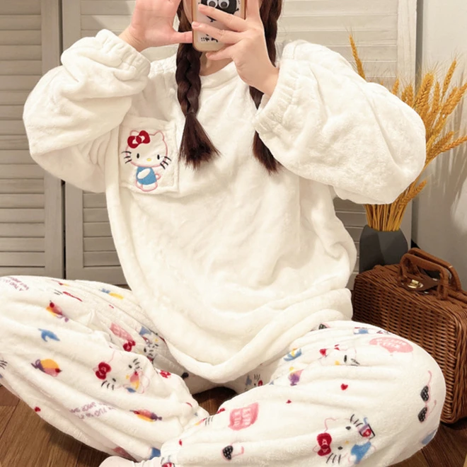 秋冬保暖睡衣女冬季加厚长袖法兰绒ins风甜美可爱圆领保暖家居服