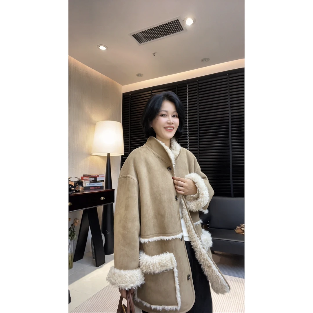 MISS MIN  M248001 2024冬季新款皮毛一体小香风时尚机车外套女