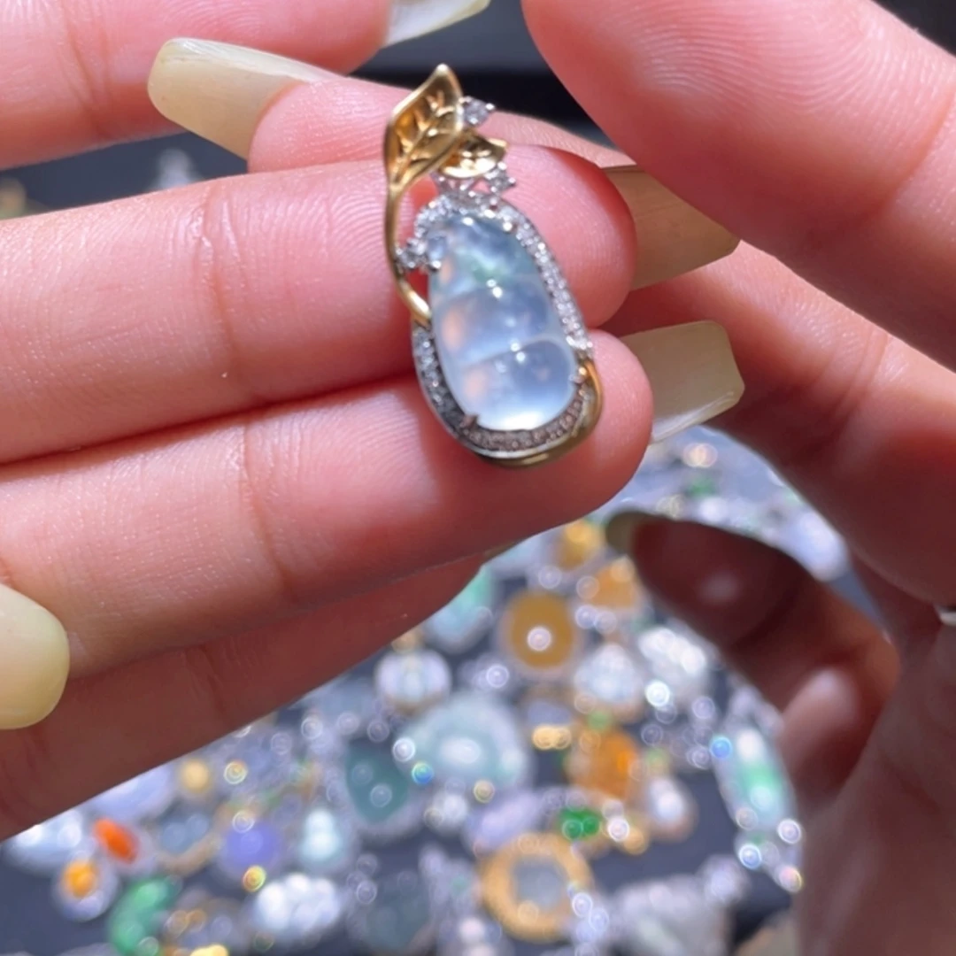 【闪购商品】翡翠颈饰18K金镶嵌天然