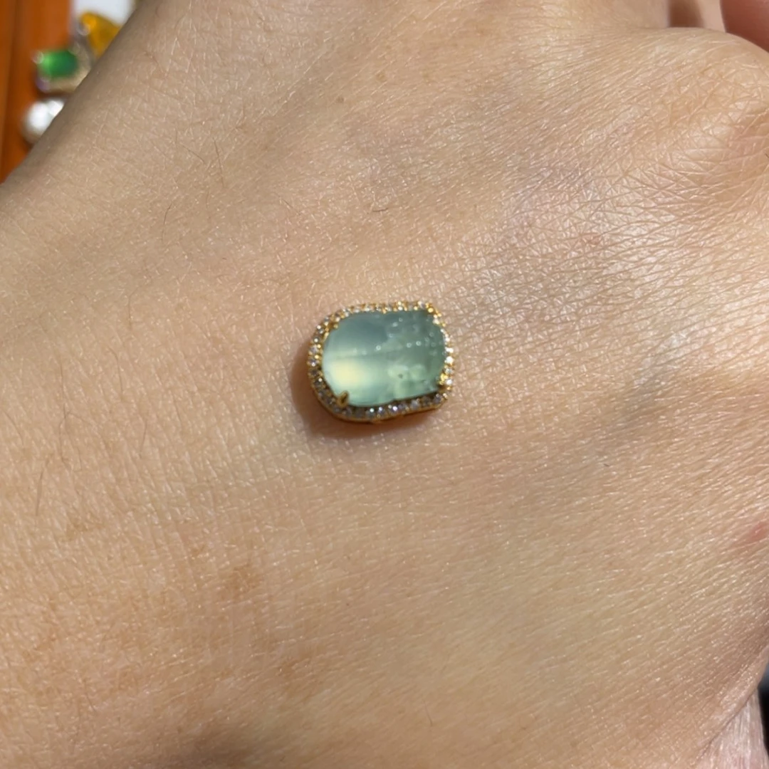 【闪购商品】翡翠吊坠(不含链)18K金镶嵌H****姐