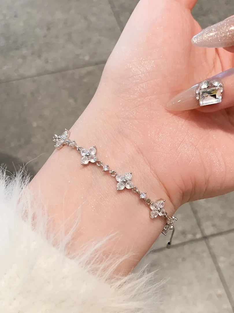 钛钢合成锆石手链 四瓣花锆石花朵手链轻奢高级感气质可调节