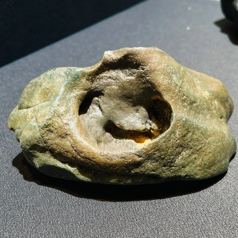 阿拉善珠宝奇石彩石戈壁石箱货摆件