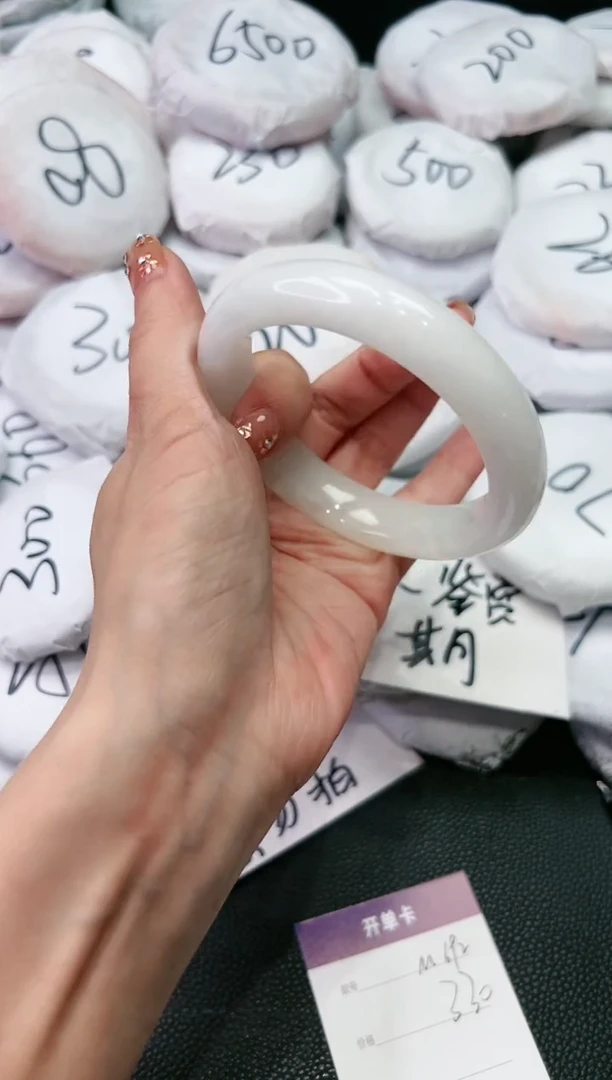 【闪购商品】和田玉手镯未镶嵌M692
