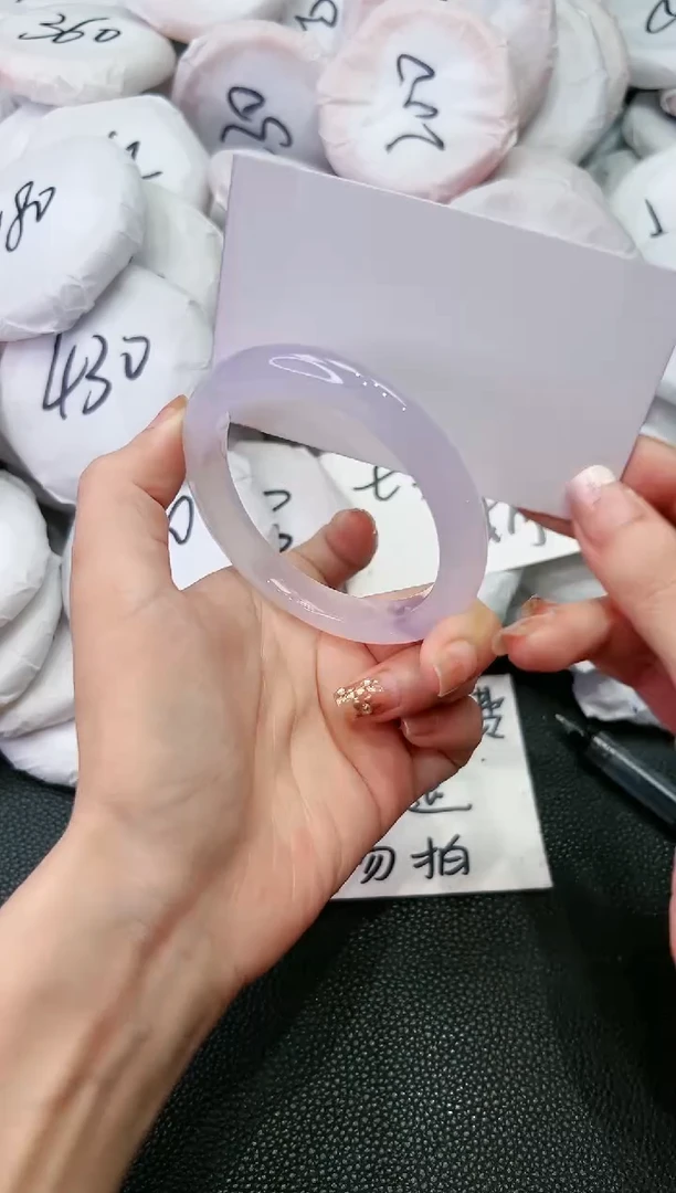 【闪购商品】石英质玉手镯未镶嵌V825