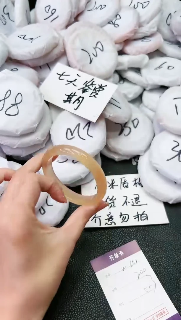 【闪购商品】石英质玉手镯未镶嵌W642