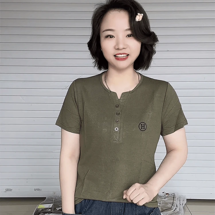 夏季2024新款洋气减龄短袖t恤女铜扣纯色印花简约大方半袖上衣潮