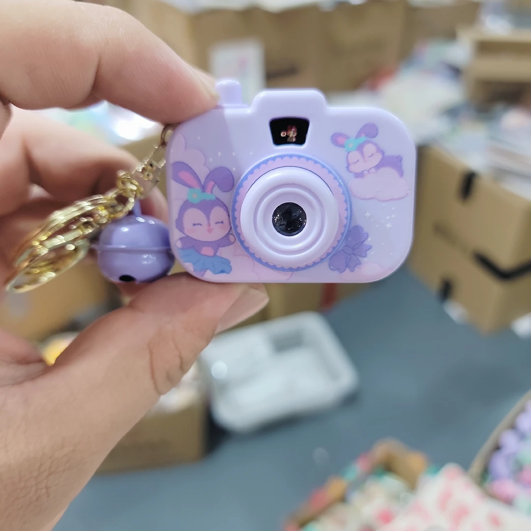 1个儿童相机挂件笔本册便签款式不挑随机发