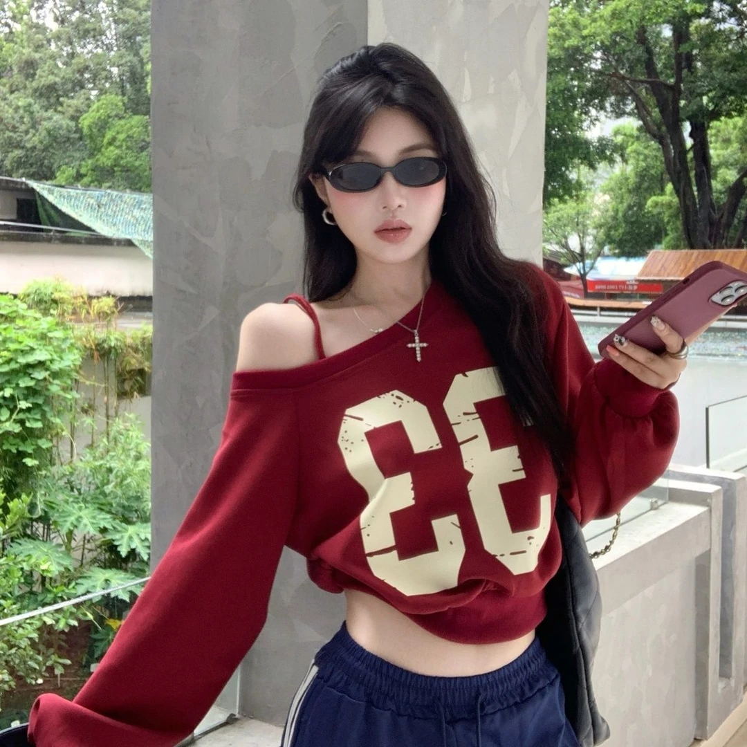 美式chic斜领露肩吊数字印花卫衣女秋季复古设计显瘦短款长袖