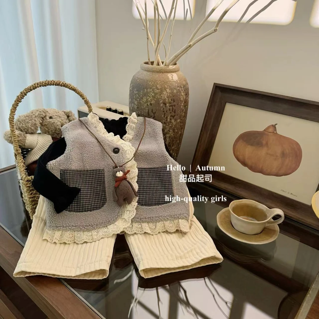 【甜品起司】韩国女宝宝洋气蕾丝摇粒绒拼色马甲米色裤韩系时髦套装
