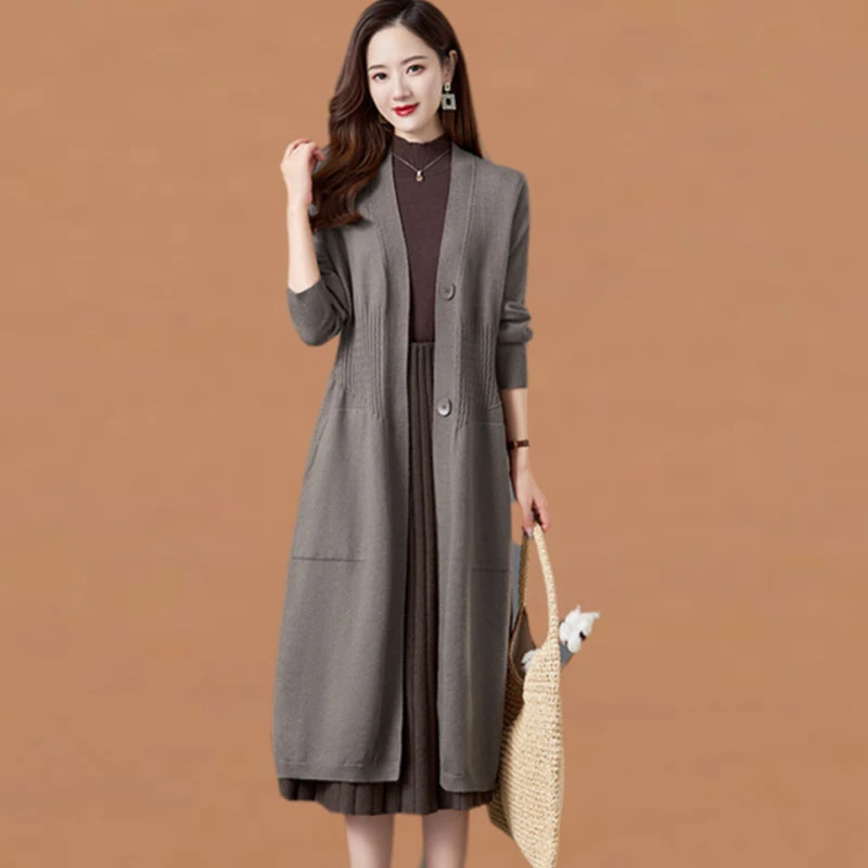 春秋2024新款洋气中年妈妈毛衣外套女中长款针织开衫外搭过膝披肩