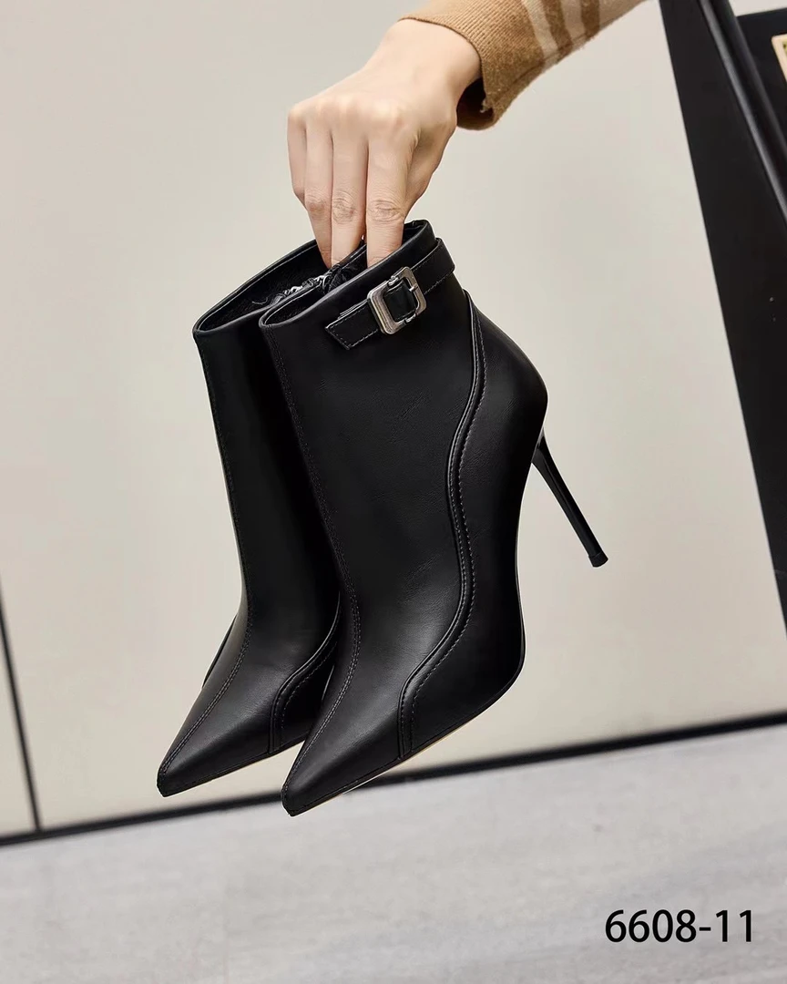 新款 时尚潮流爆款 短靴美美哒