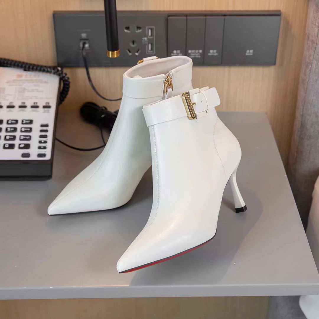 新款 时尚潮流爆款 短靴美美哒