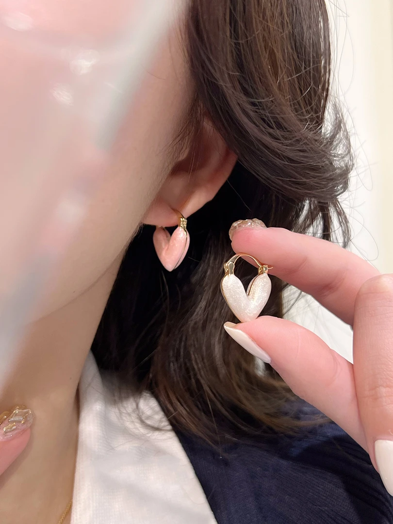 铜合金耳饰 法式复古滴油爱心耳环小众设计感个性简约百搭耳环