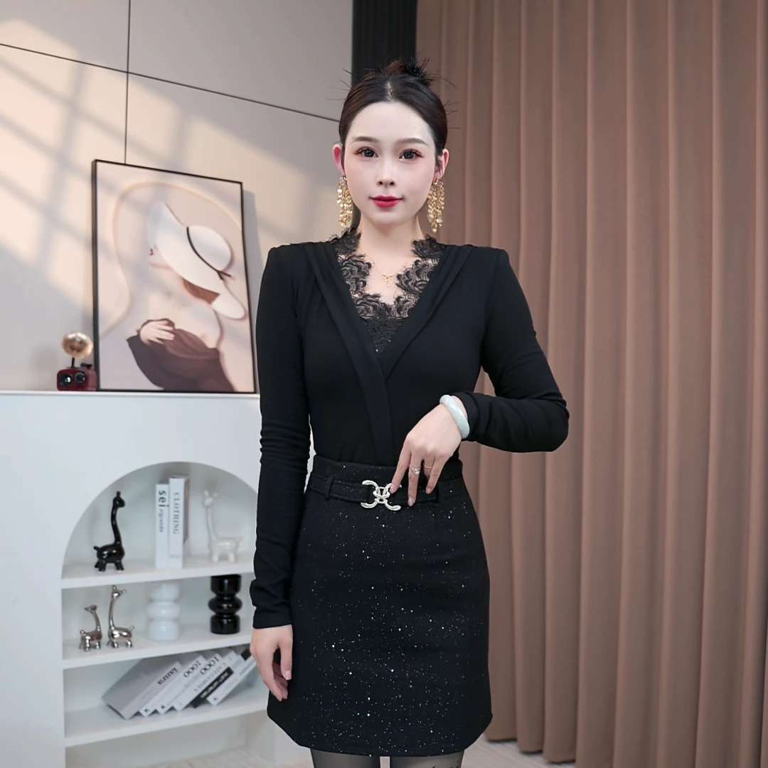 莉娜2024秋冬蕾丝加绒显瘦气质长袖时尚打底黑色修身名媛气质上衣