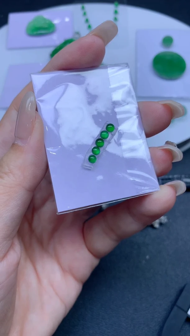 【闪购商品】定制翡翠未镶嵌翡翠