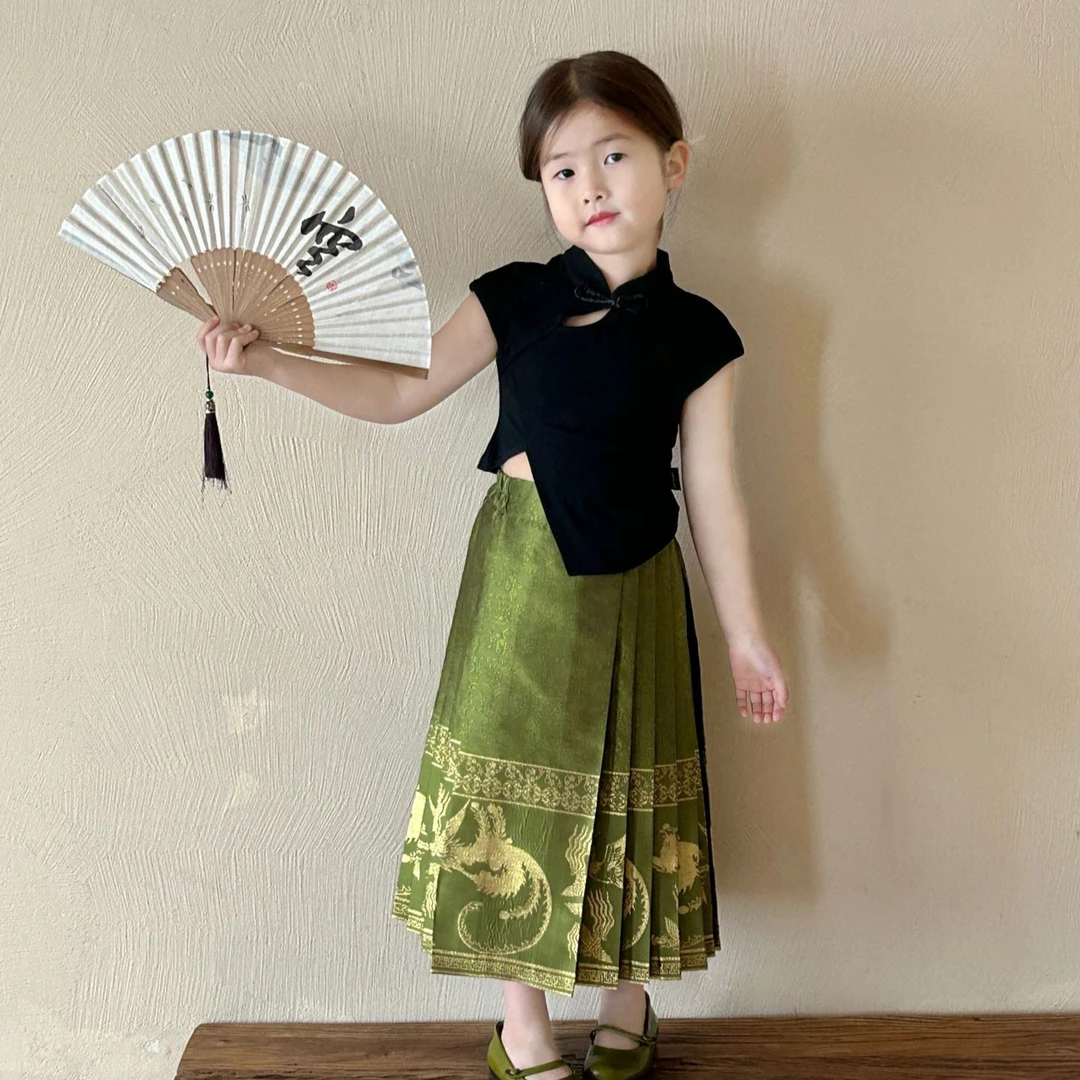 《甜小七》2024夏季新款女童新中式改良上衣古风上衣+马面裙套装