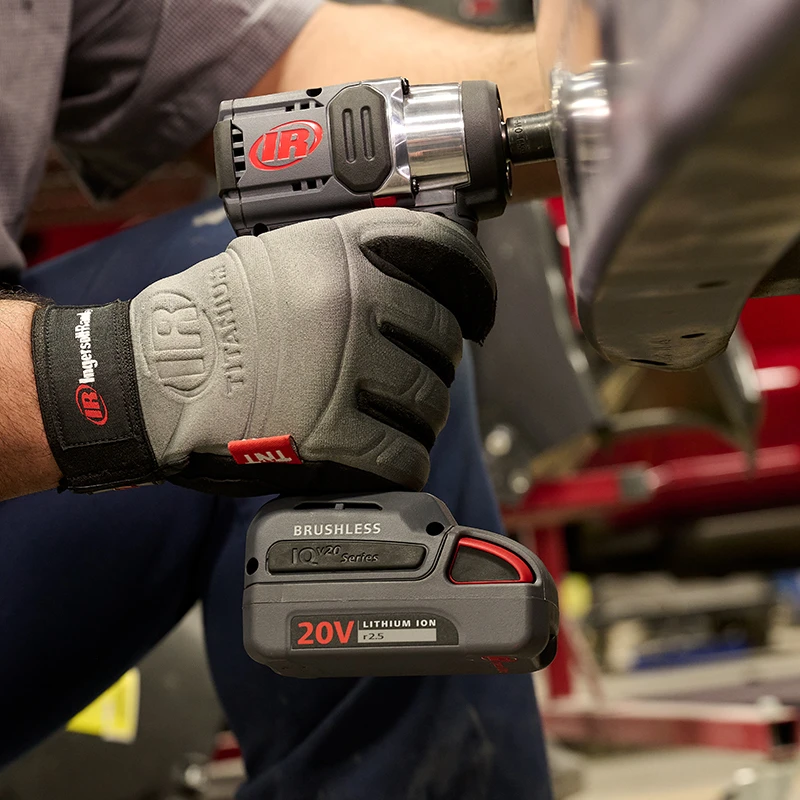 英格索兰紧凑型锂电冲击扳手起子机W7172