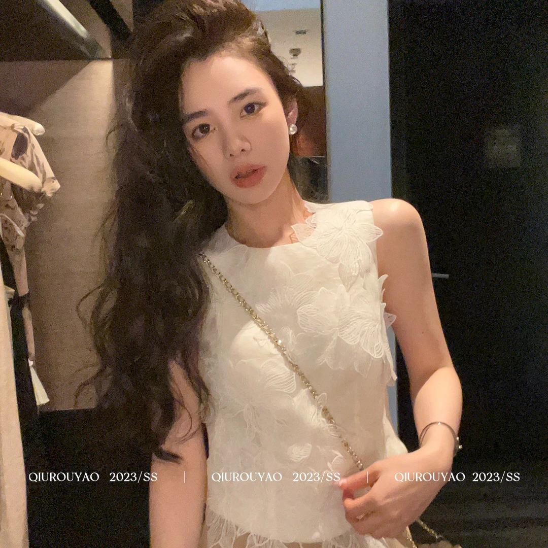 【粉丝专享】「浪漫海棠花」法式气质显瘦设计感蕾丝重工无袖上衣