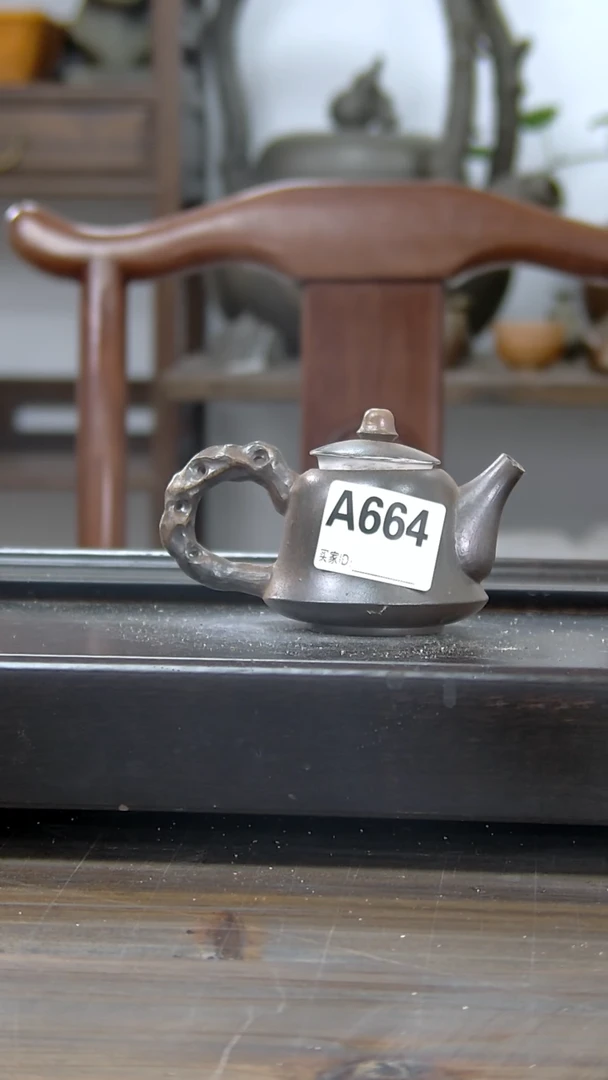 【闪购商品】贵台龙窑柴烧茶壶A664