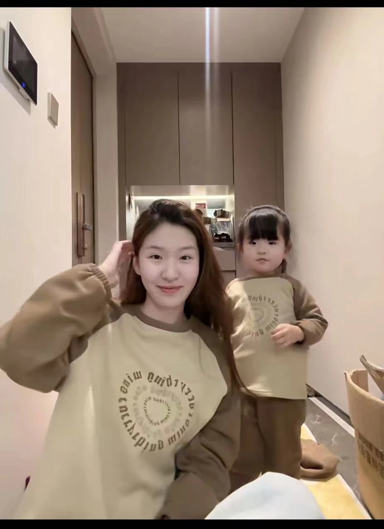 亲子款撞色奶黄色套装