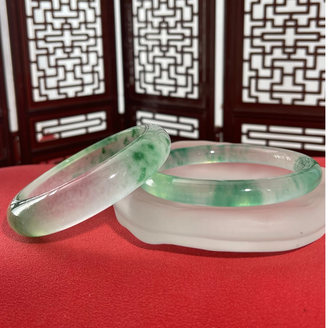 351青海产地独龙翠飘花手镯(拍下可以联系客服截图看细节）