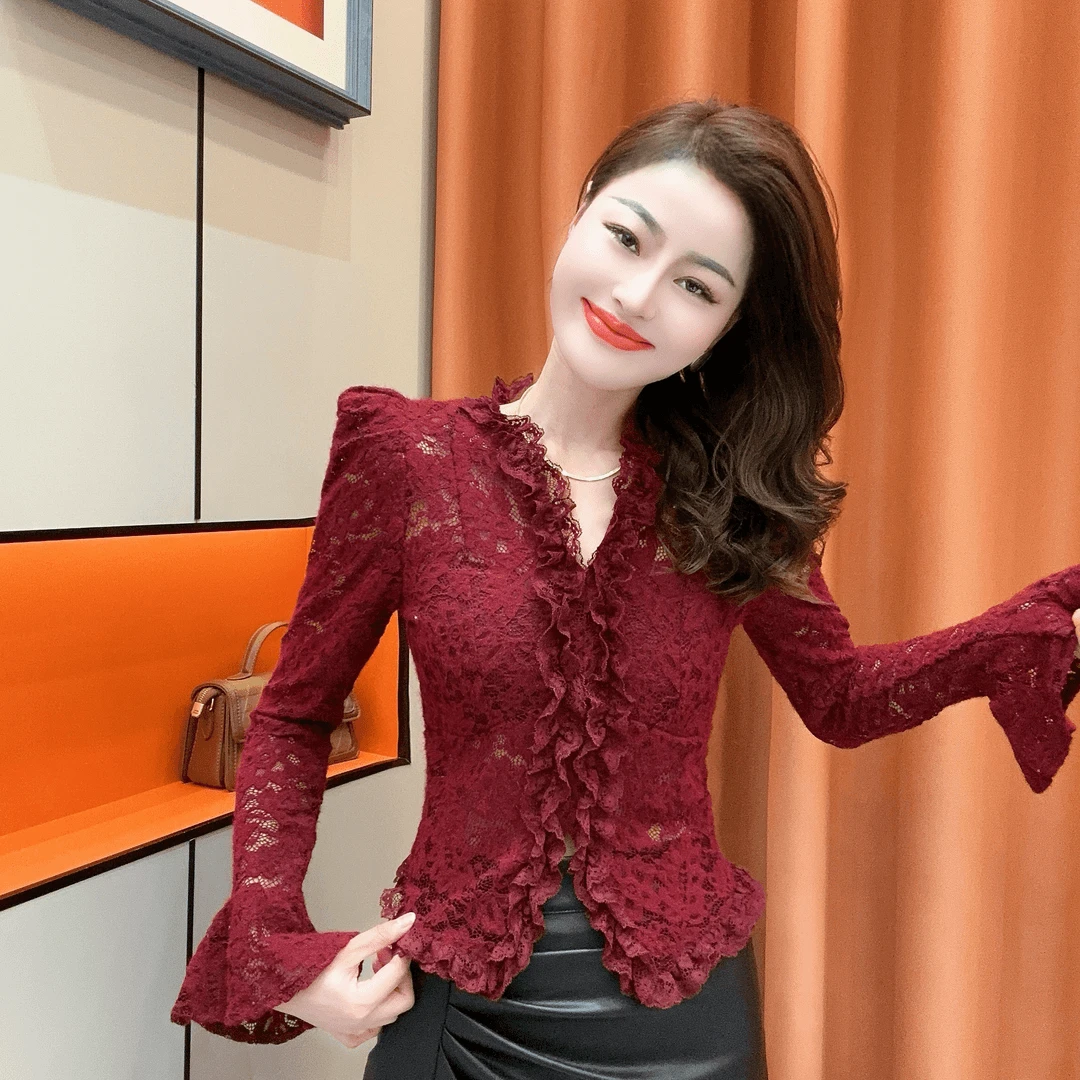 新中式2025秋季新款时尚花边v领蕾丝衫气质百搭显瘦泡泡袖
