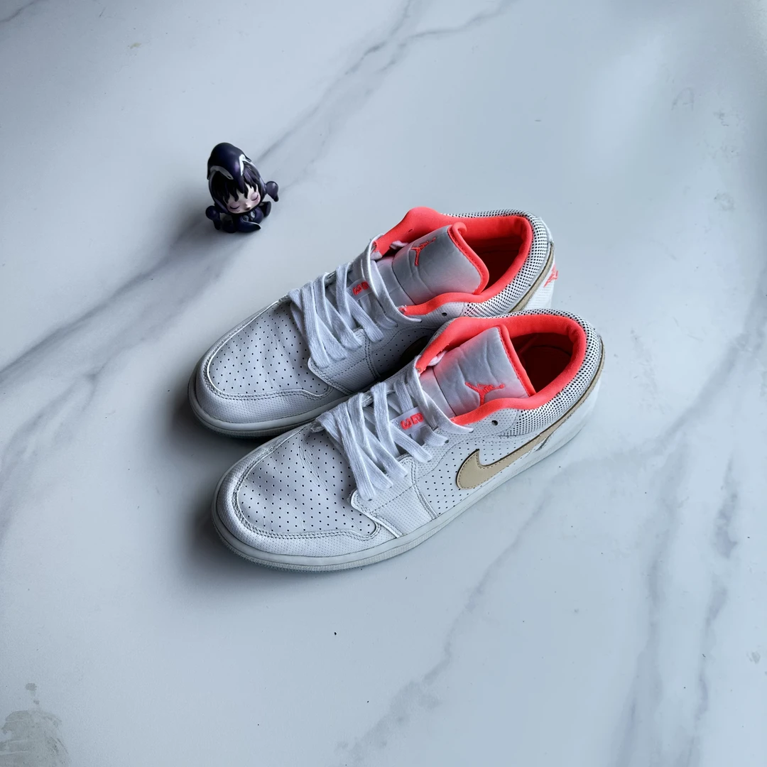 Aj1 low 白色 42.5码 二手9新正品实战篮球鞋，实拍如下