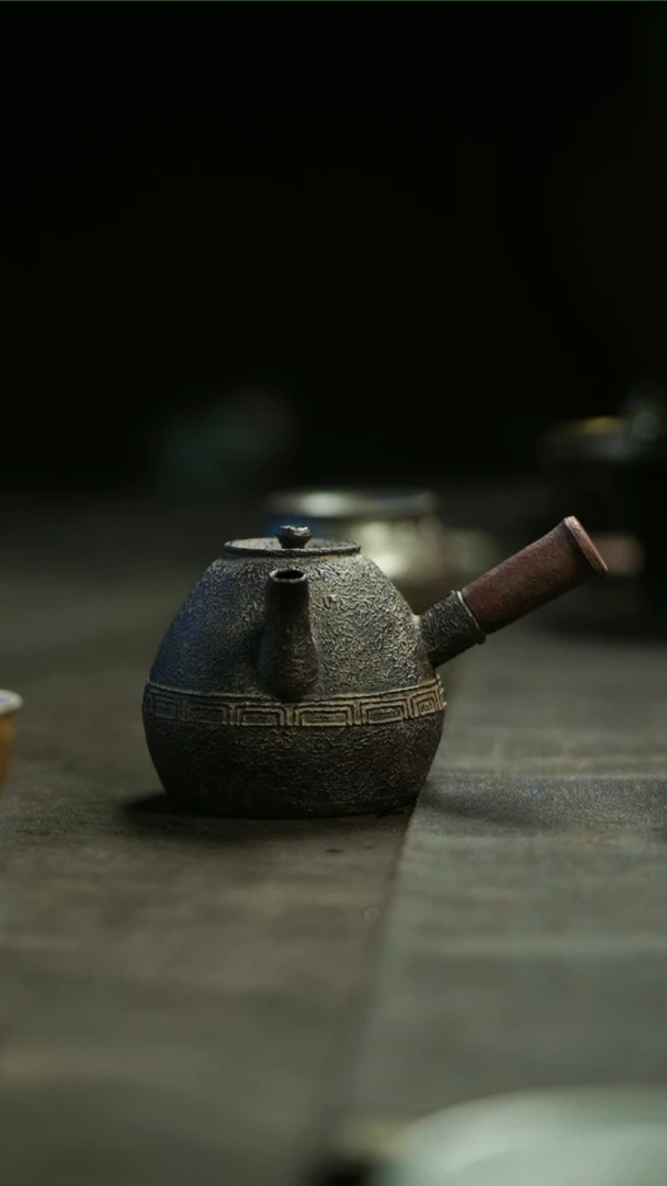 【闪购商品】1谢芳手捏紫砂主泡器