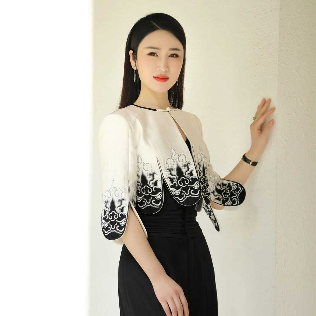 LADY POWER黑白莲花重工刺绣国风上衣配鱼尾裙套装 50010A 90031