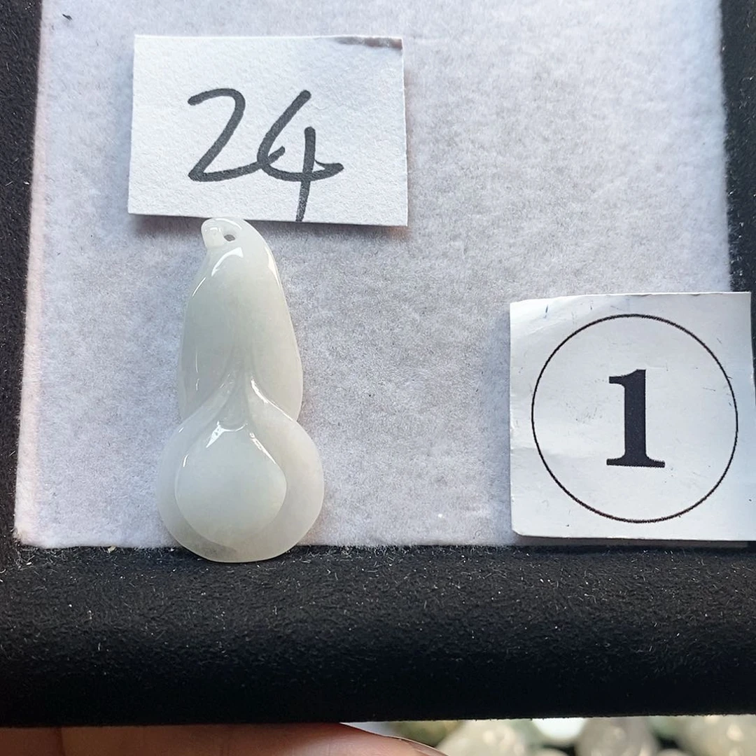 翡翠颈饰未镶嵌缅甸Ａ货翡翠玉玉兰花