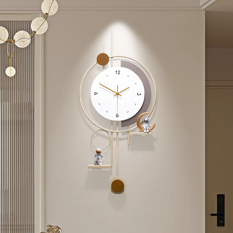 飞鸟集奶油风客厅挂钟2025新款时钟挂墙现代简约创意餐厅装饰钟表