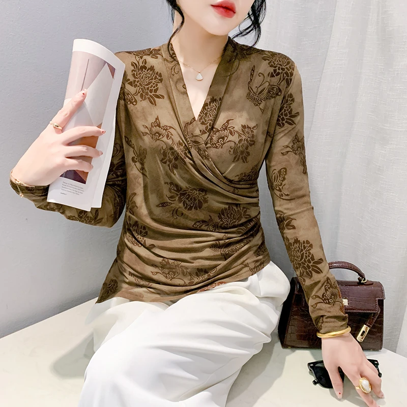 简约V领印花修身长袖t恤女2024年秋季新款上衣拼接百搭显瘦打底衫