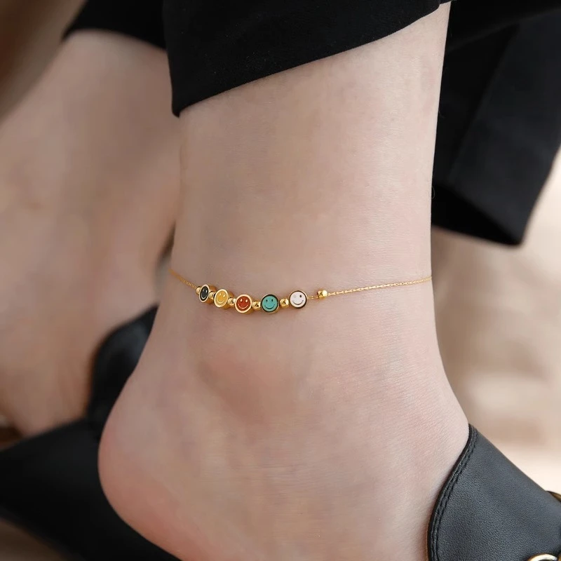 钛钢脚链 彩色笑脸脚链女潮金色高级感足链夏性感加长钛钢不掉色