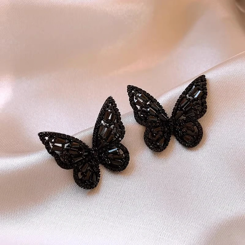 铜合金耳饰 黑色蝴蝶耳环女夏天气质耳钉小众独特轻奢高级感耳饰