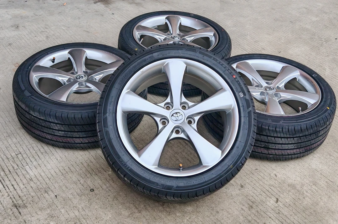 18寸丰田轮毂轮胎锐志皇冠凯美瑞卡罗拉雷凌亚洲龙ISES300GS300